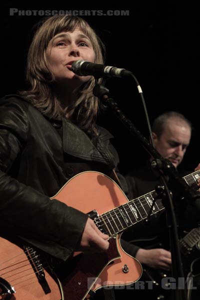 THE VASELINES - 2011-01-29 - SAINT OUEN - Mains d'Oeuvres - 